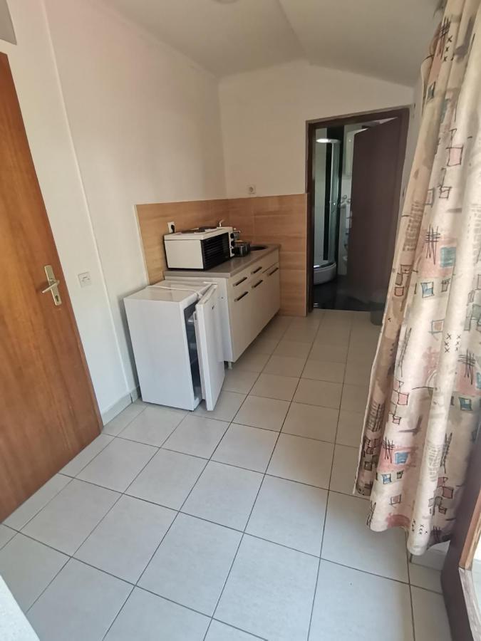 Guesthouse Zimovski Пештані Екстер'єр фото